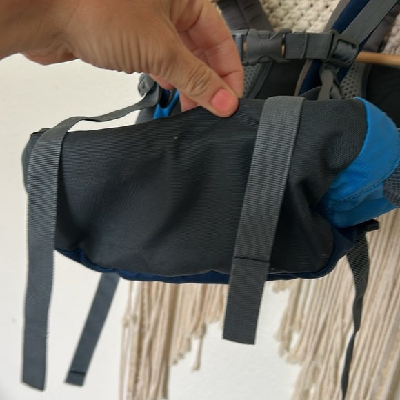 Deuter kids hiking backpack / daypack - Picture 4 of 6